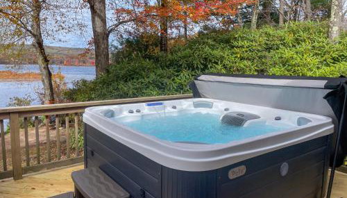Lakefront Family Home, Kayaks, Hot Tub, Fireplace - Foto 2