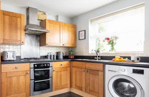 Chelmsford Reach 3 bed house near centre,free parking, Wi-Fi, table football - Foto 29