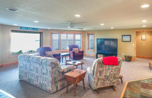 Lake View Champlain Home with Hot Tub and Sauna! - Foto 17