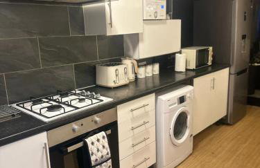 4BDR House By Homesy - Short Term Rental Cardiff - Ideal for Contractors - Foto 35