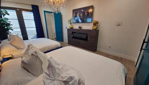 Houston's Downtown Bloom House - Spacious Floral Escape for Groups - Foto 5