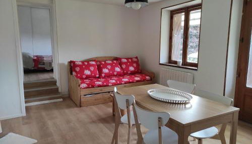 Appartement charmant rénové 47m², 4 pers, proche pistes ski, parking, WiFi - FR-1-737-7 - Photo 3