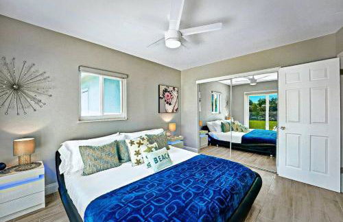 NEW Waterfront Tropic Oasis - Heated Pool, Canal, Dock, Air Hockey - Foto 22