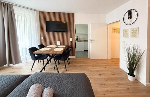 MOIN Apartments - Studio mit Balkon & Parkplatz, Wifi und TV - Foto 8