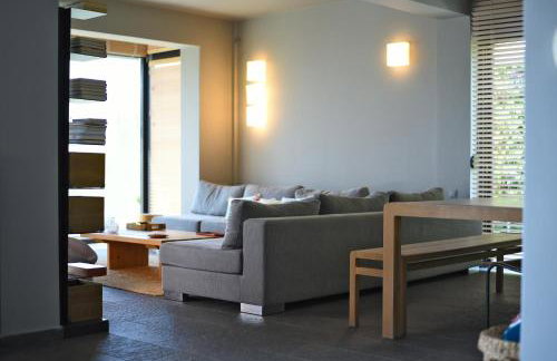 Elia Seafront Villa - Photo 12