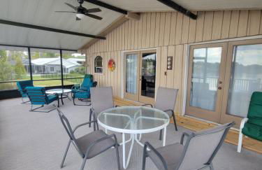 Lake House Retreat - Photo 19