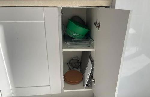 Spacious Flat! Sleeps 7, Pet Friendly and Parking - Photo 11