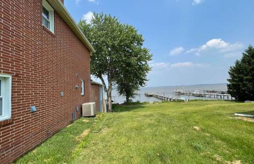 Waterfront Home with Private Beach, Stunning Views - Foto 68