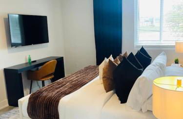 Luxurious Hidden Gem - Downtown Access - Balcony - Foto 20