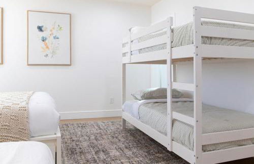 Unique 4-bedroom House 3-levels - Photo 25