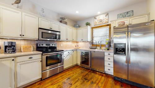 Spacious Lakeview Townhouse Sleeps 8 Deck Grill - Foto 2