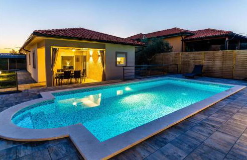 3 Bedroom Nice Home In Kapovci - Foto 13