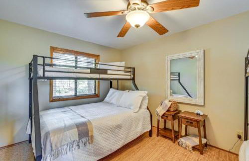 Furnished Deck and Forest Views Pine Retreat! - Foto 16