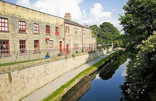 *F1*5GH* Setup for your most relaxed & amazing stay + Free Parking + Free Fast WiFi * - Foto 22