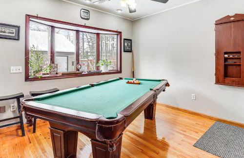 4 Mi to Camelback! Group-Friendly Poconos Cabin - Foto 3