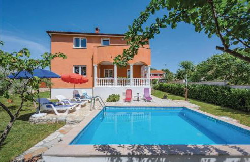 Three-Bedroom Holiday Home In Nedescina - Foto 1