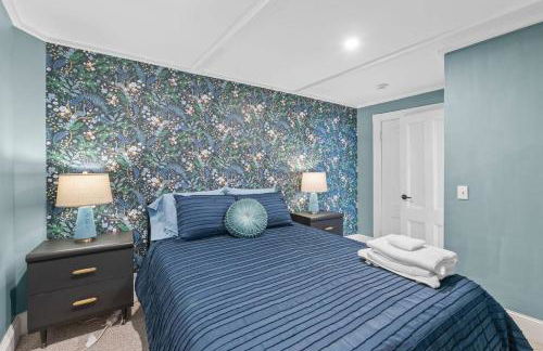 1803 Salem 1BR | Walk to Haunted Happenings - Foto 2