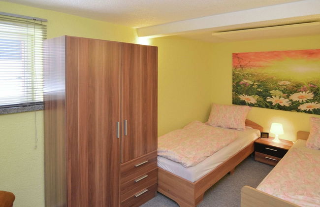 Chalet in Schnett Near Ski Slopes - Foto 3