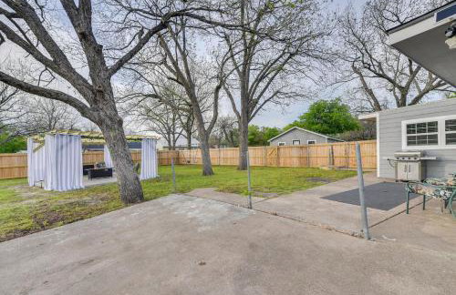 1 Mi to Dtwn Waco! Lovely Home with Fire Pit Table - Foto 22