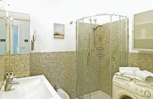 Luxury Suites Collection-Viale Milano 3 - Photo 22