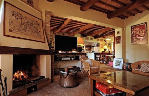 Villa I Camini - Outbuilding, dependance - Swimming pool - Garden - BBQ and fireplaces - Soccer field - Foto 6