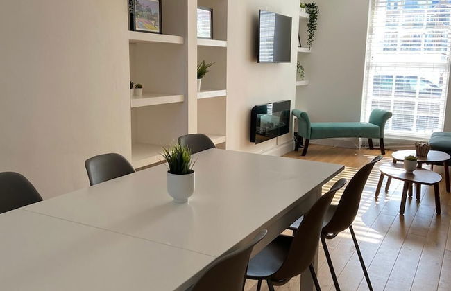 Warwick House - Photo 40