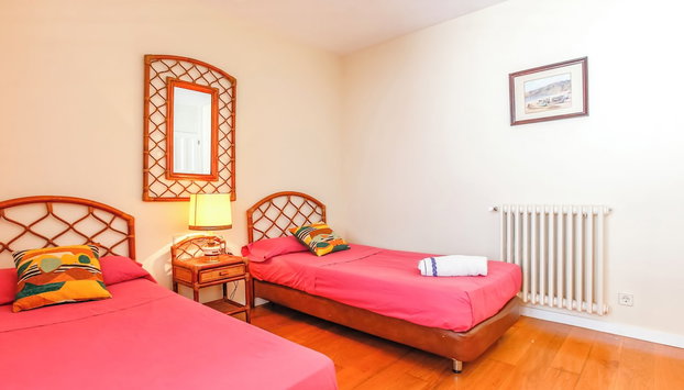 Just 10 Minutes From Sitges, House With Private Garden and Pool- - Foto 2, Habitación