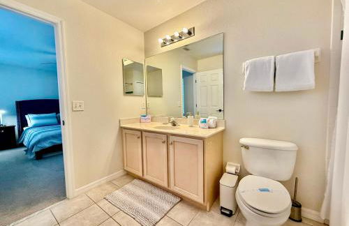 Luxury Village 4BR Pool Home near Disney Parks - Foto 33