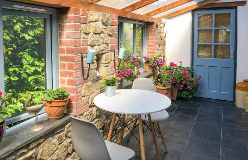 Little Fursdon Apartment - Photo 3