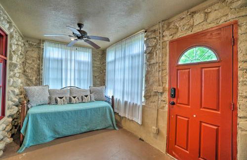 Enchanting Hilltop Cottage in Medicine Park! - Foto 5