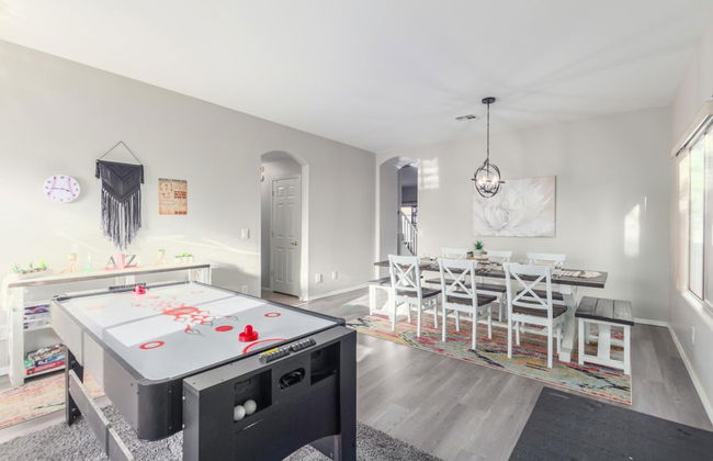 Spacious Oasis Spring Training Pool Tennis - Photo 3