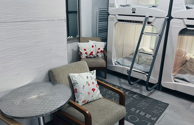 Space One Vienna - Sleeps 8 - Affordable & Central - Foto 4