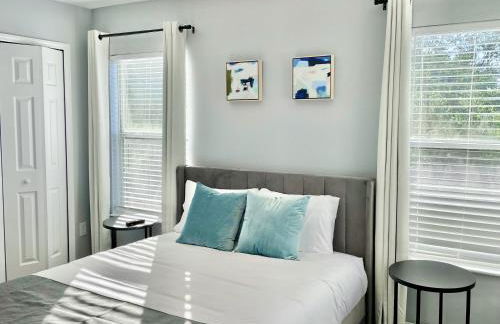 Family Retreat 6BR Villa with Private Pool, Spa & Theater near Disney - Foto 30