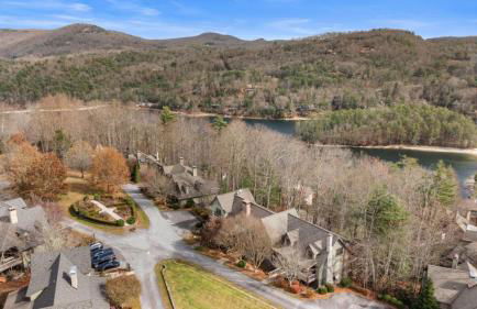 Lodge with Grill, Fireplace and Club Access - Foto 35