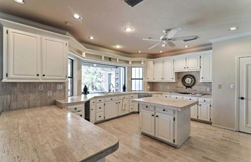 Private Pool Lakefront Harlingen Home - Foto 12