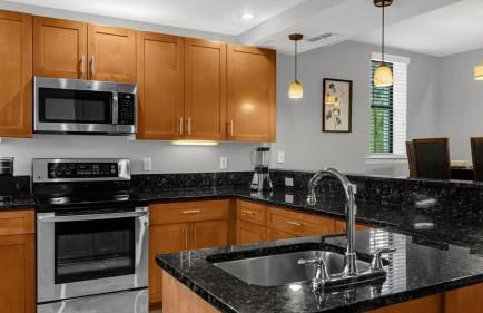 Florida Getaway - Renovated TownHome by Disney! - Photo 11