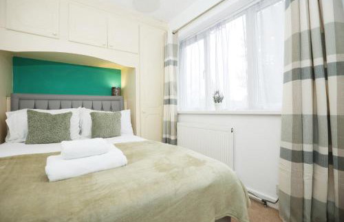 Hollybush Place By N And N Stays Ltd, Perfect for Contractors and Workers, Large Private Driveway for Work vans And Vehicles, Great Location and Fast Wifi - Foto 36