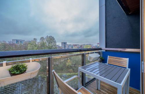 Lovely 3BD Flat, Parking, sleeps SIX close to O2 - Foto 8