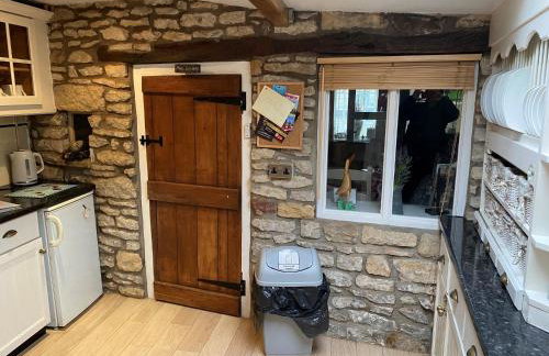 Lavender Cottage, Grade 2 Listed Period Stone Built Cottage In Pickering, North Yorkshire - Photo 29