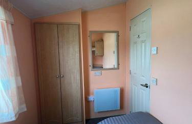 Light and Airy 2 Bedroom Mobile Home - Foto 14