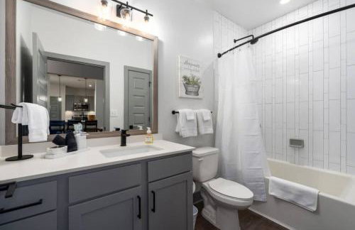 Grandview Getaway, Fitness Center, Secure Parking - Photo 12