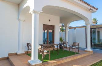 VILLA DE LUJO CLIMATIZADA. PISCINA Y JARDIN PRIVADO - Foto 5