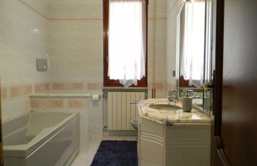 Vista mare tra gli ulivi - Foto 23