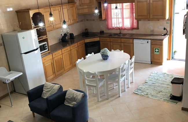 Spacious, Garden, and Private Parking - Foto 11