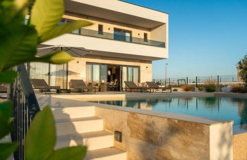 Villa Freedom - Five Bedroom House with Balcony - Foto 34