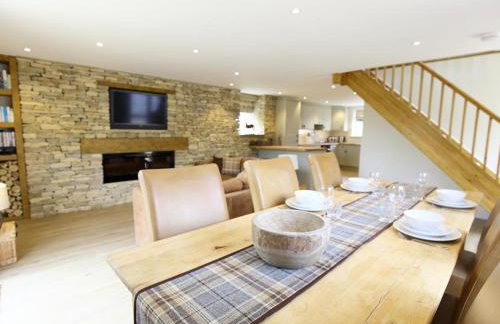 Old Groom's Cottage - Photo 10