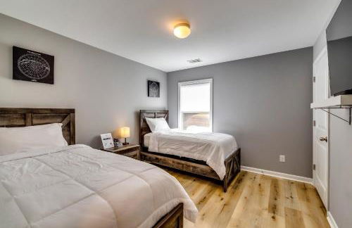 Open Plan Arcade Home with Natural Hardwoods Sleeps 10 - Foto 45