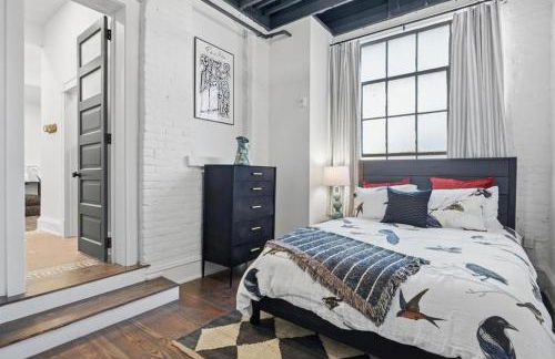 The Raven - 2nd Floor South Wing - Photo 46