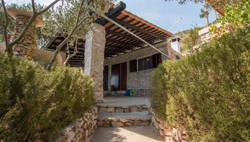 Secluded fisherman's cottage Cove Spiljice, Brac - 17031 - Photo 2