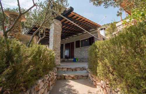 Secluded fisherman's cottage Cove Spiljice, Brac - 17031 - Photo 2